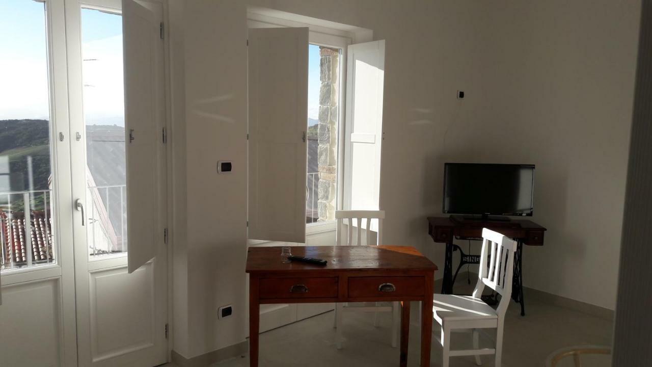 La Casa Dei Panorami Di Colobraro 아파트 외부 사진
